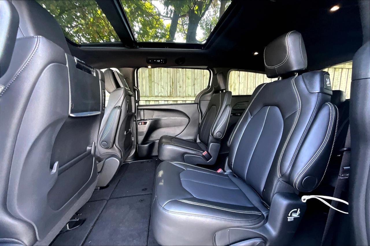 2026 Chrysler Pacifica SELECT | 100TH ANNIVERSARY | U-connect | Sunroof Photo