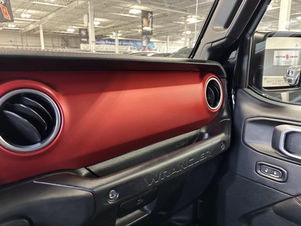 2018 Jeep Wrangler Unlimited Rubicon|4X4|V6|NAV|LEATHER|BACKUPCAM|OFFROADPAGES| - Photo #12