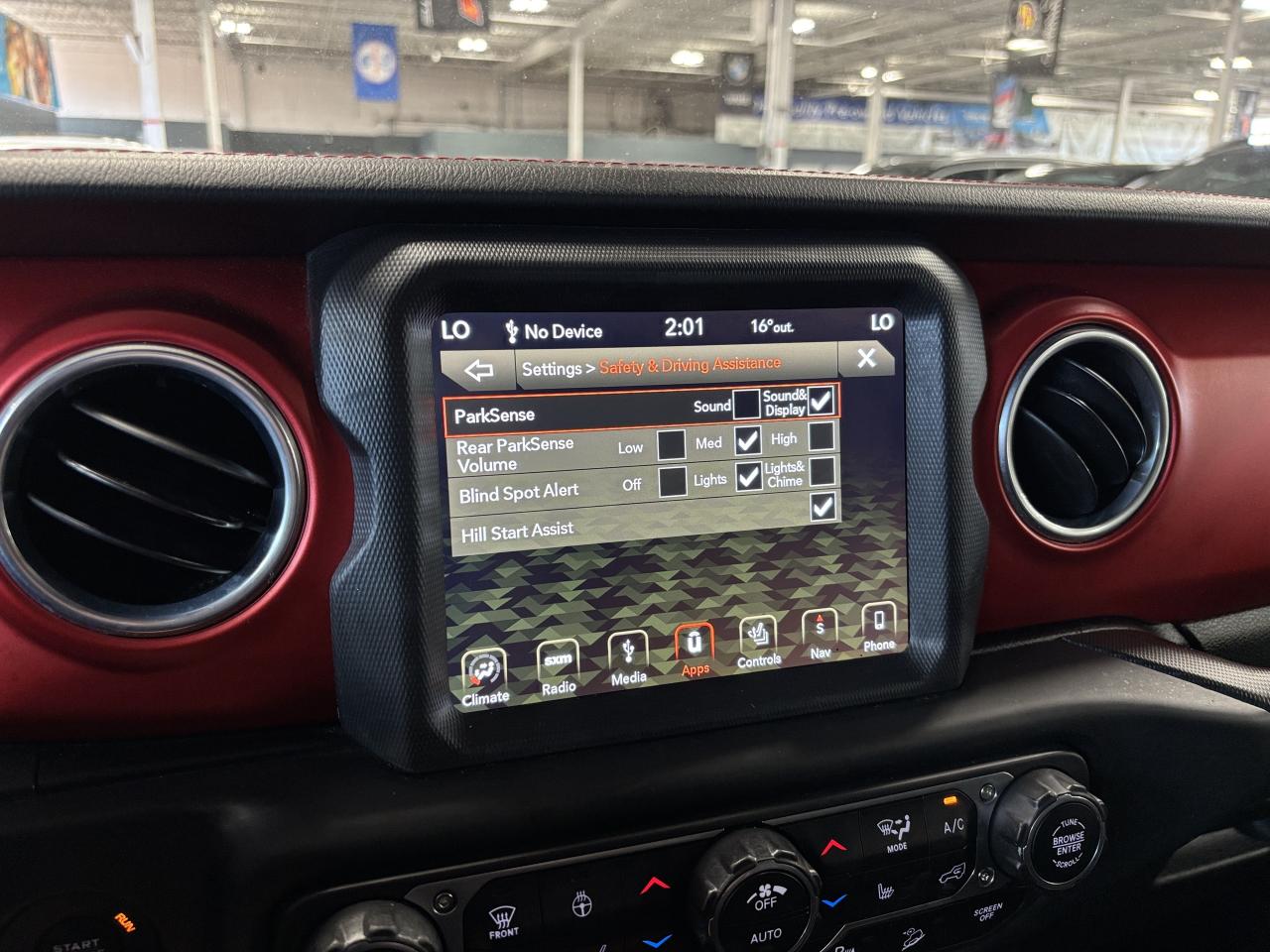 2018 Jeep Wrangler Unlimited Rubicon|4X4|V6|NAV|LEATHER|BACKUPCAM|OFFROADPAGES| - Photo #28