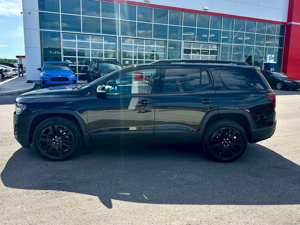 2023 GMC Acadia SLE Photo2