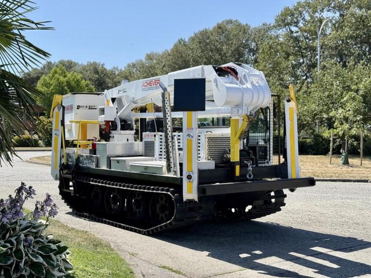 Used 2014 Achiever DPM52MH Tracked DUR-A-LIFT 52-Foot Aerial for sale in Burnaby, BC