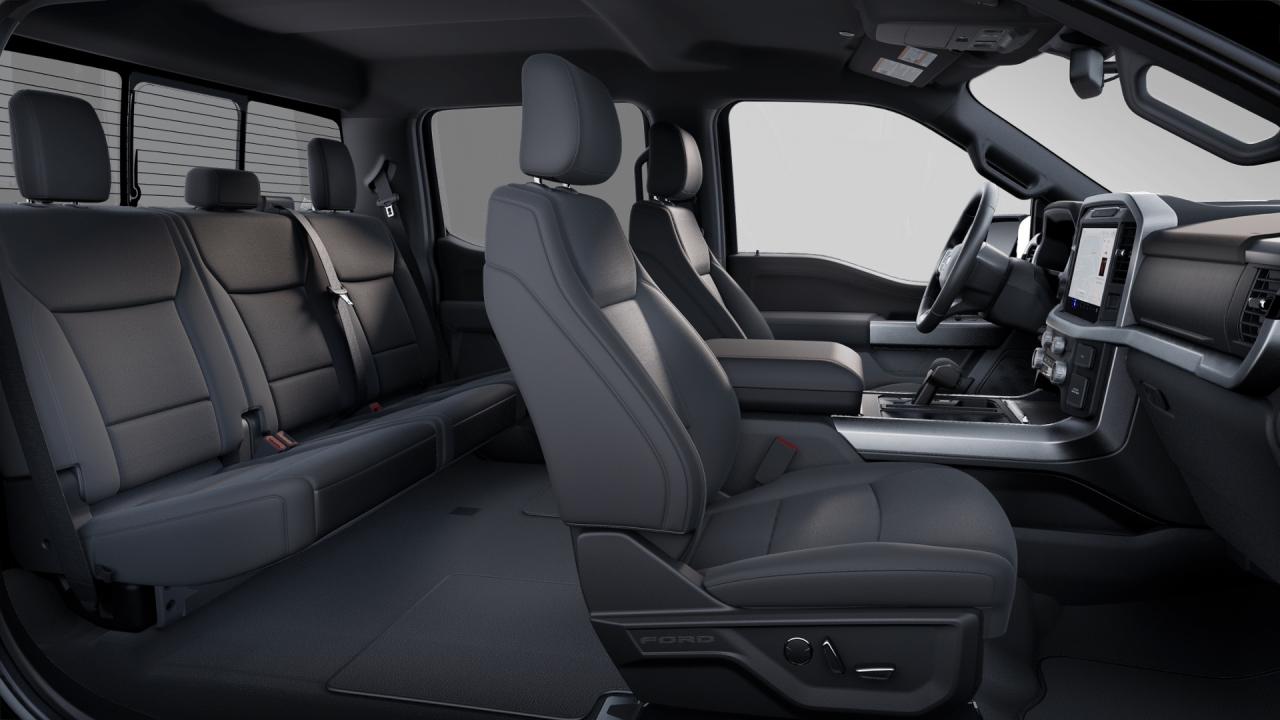 2025 Ford F-150 XLT 4WD SuperCrew 5.5' Box Photo5