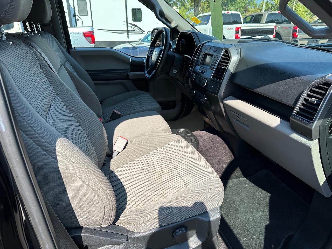 2017 Ford F-150 XLT Photo5