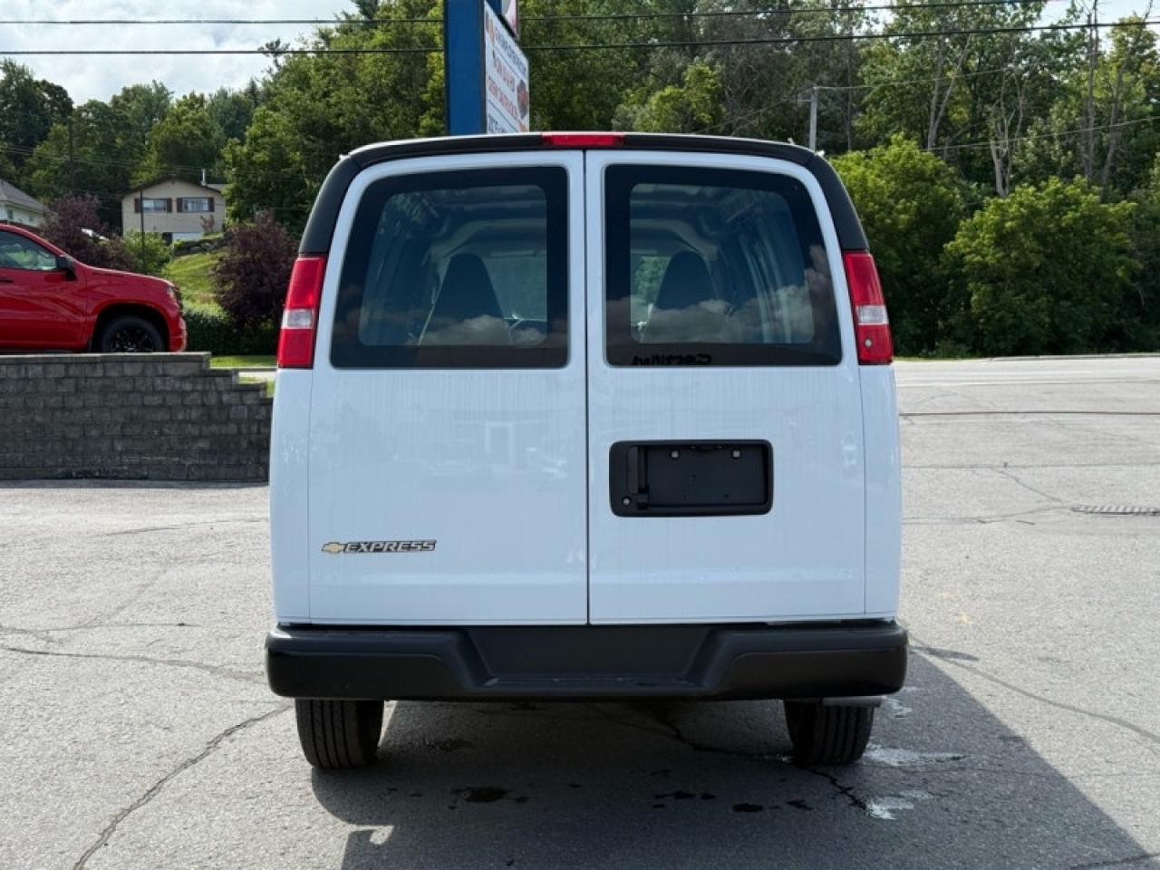 2025 Chevrolet Express Cargo Van 2500 135  - Audio System Photo3