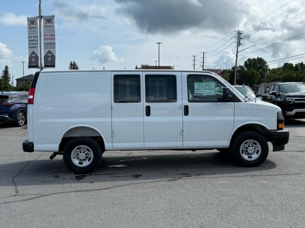 2025 Chevrolet Express Cargo Van 2500 135  - Audio System Photo