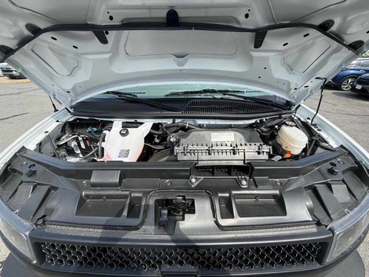 2025 Chevrolet Express Cargo Van 2500 135  - Audio System Photo