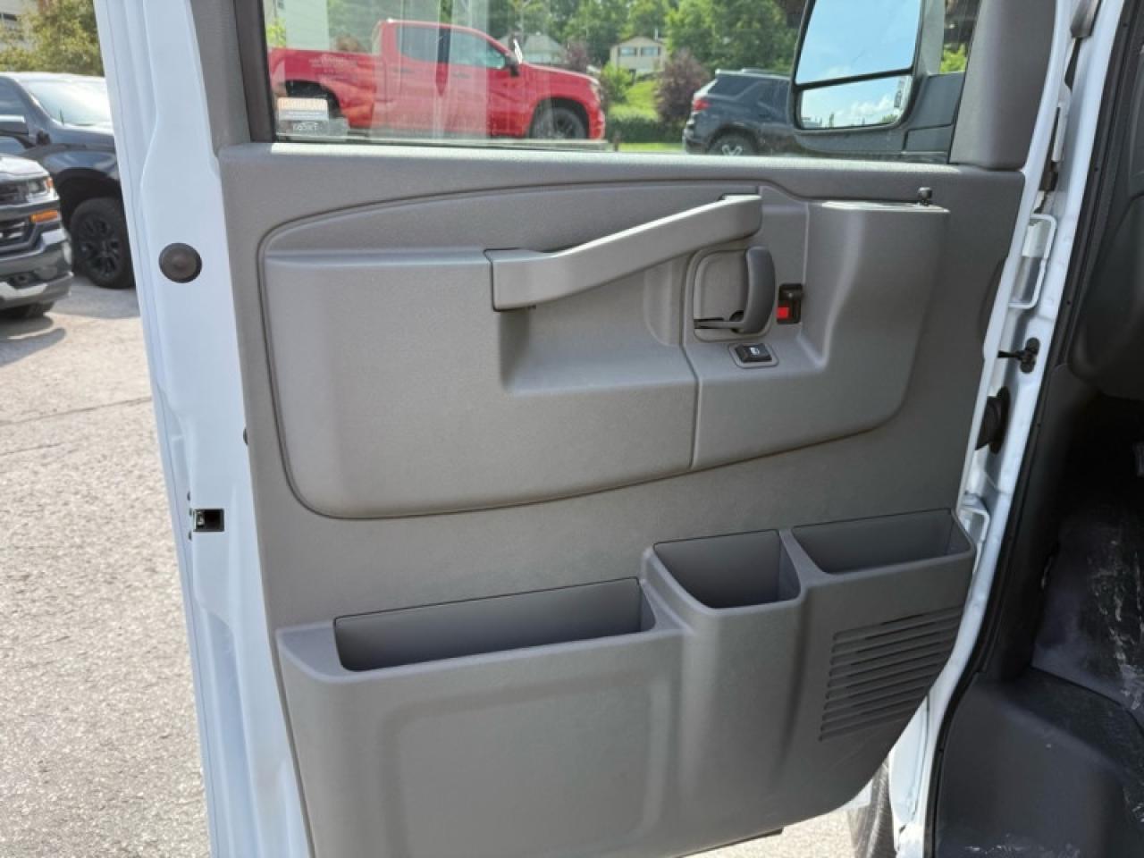 2025 Chevrolet Express Cargo Van 2500 135  - Audio System Photo
