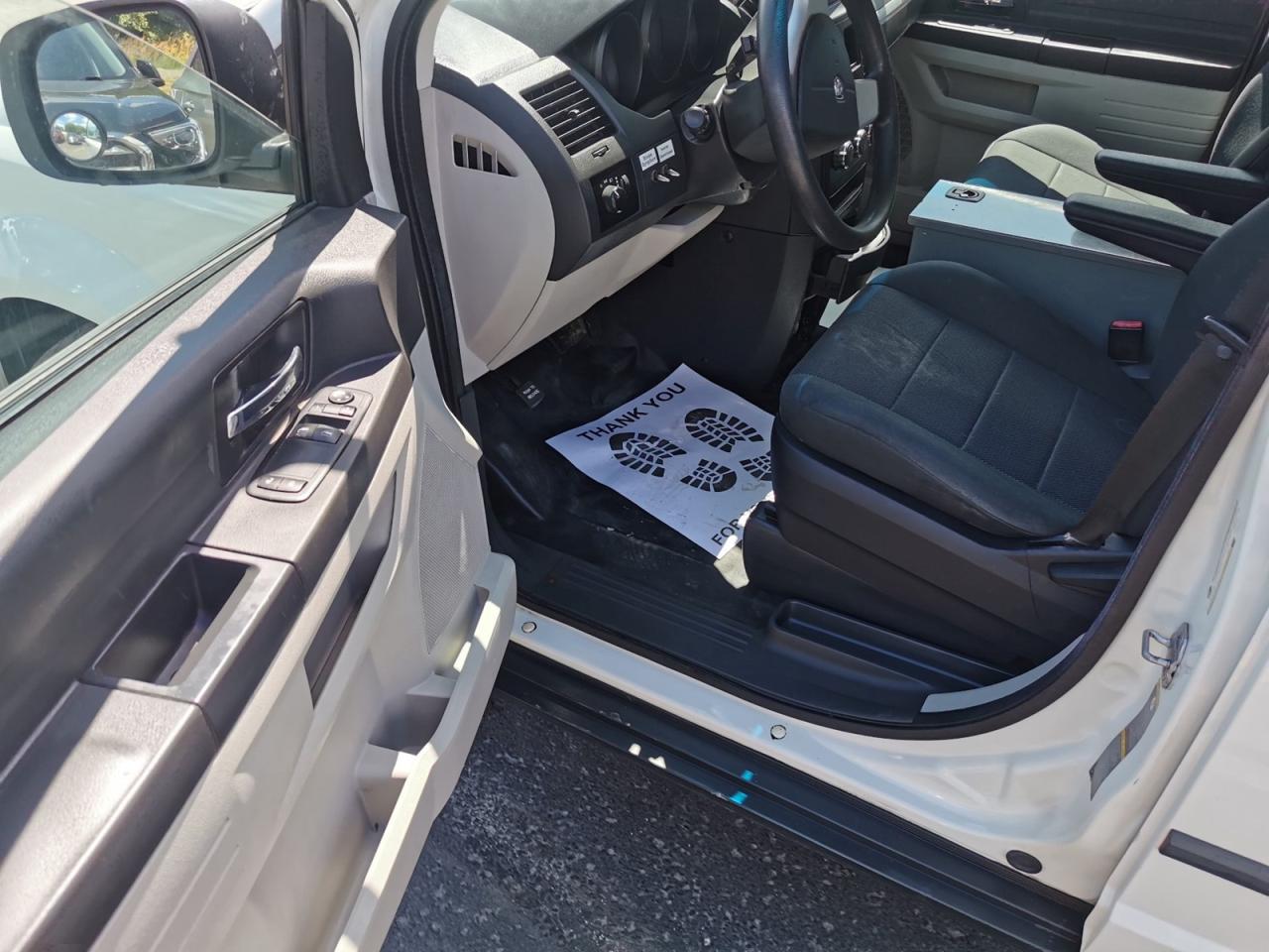 2009 Dodge Grand Caravan CARGO - Photo #11