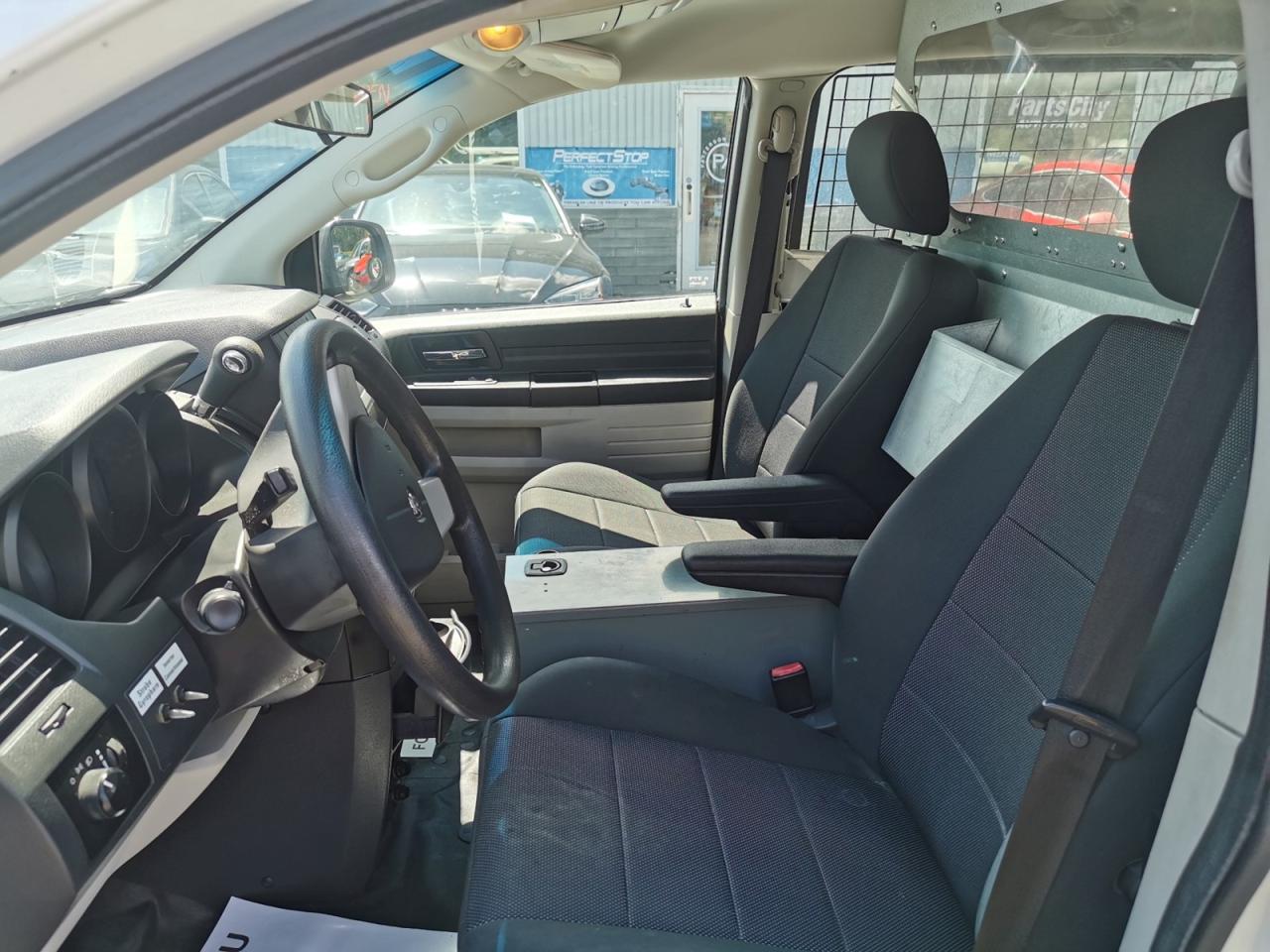 2009 Dodge Grand Caravan CARGO - Photo #12
