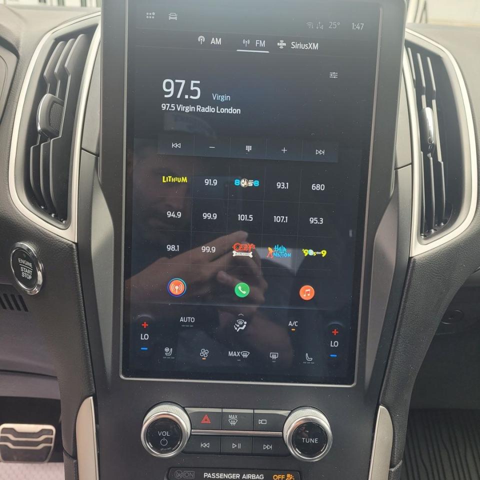 2024 Ford Edge ST Line Photo16
