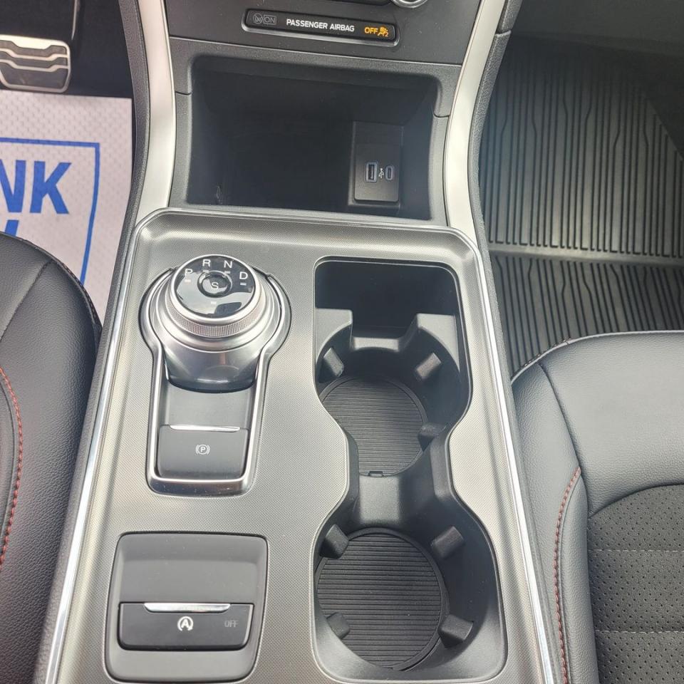 2024 Ford Edge ST Line Photo17