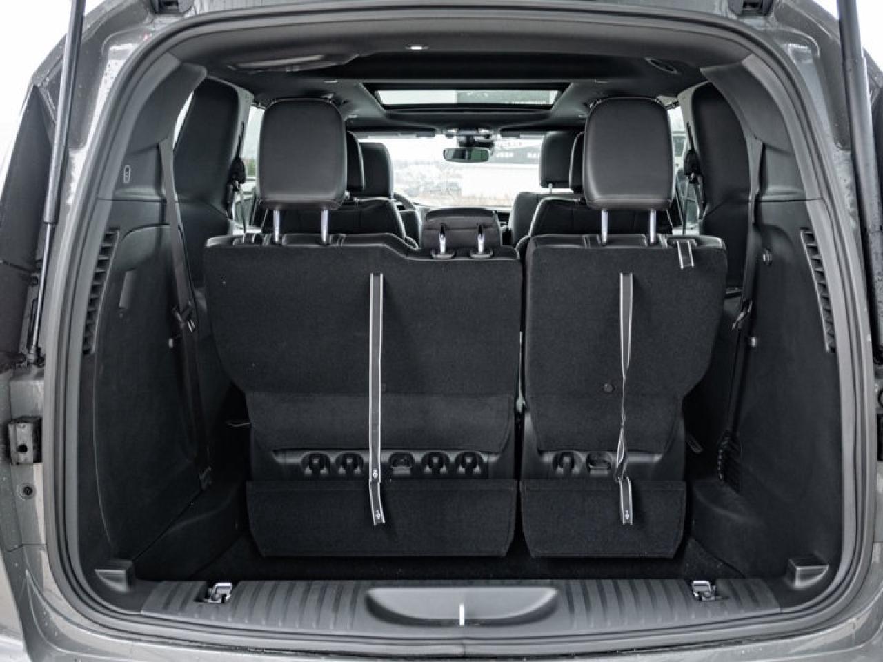 2025 Chrysler Pacifica Select Photo