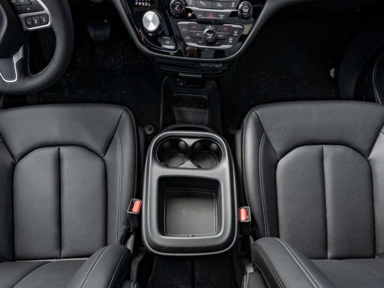 2025 Chrysler Pacifica Select Photo