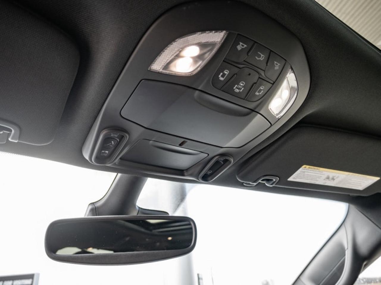 2025 Chrysler Pacifica Select Photo