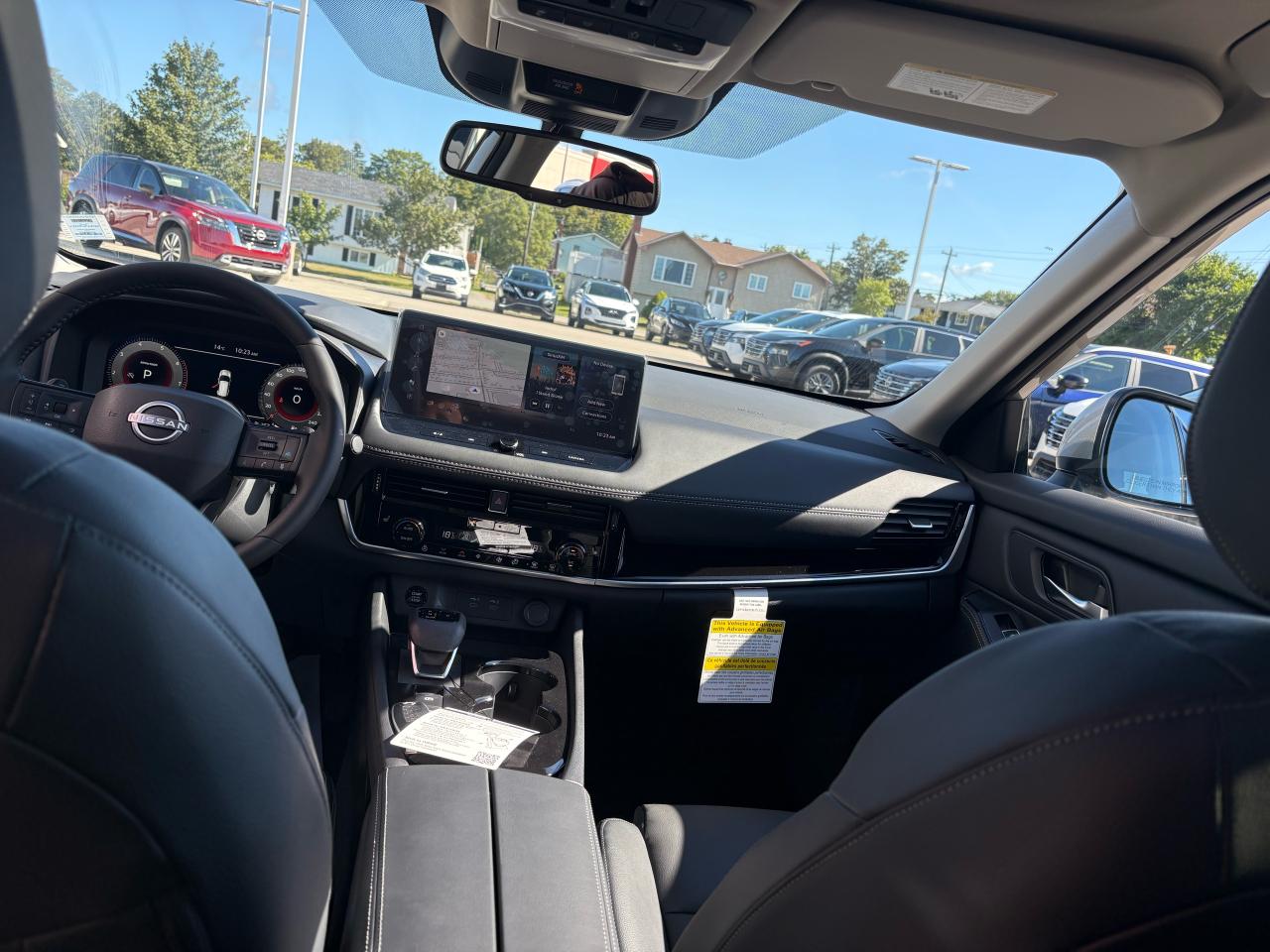 2025 Nissan Rogue SL Photo8