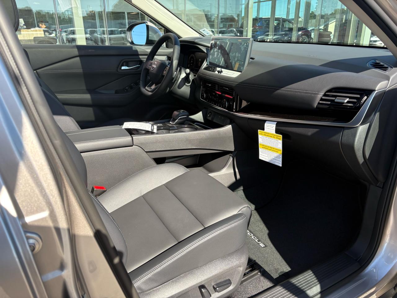 2025 Nissan Rogue SL Photo28