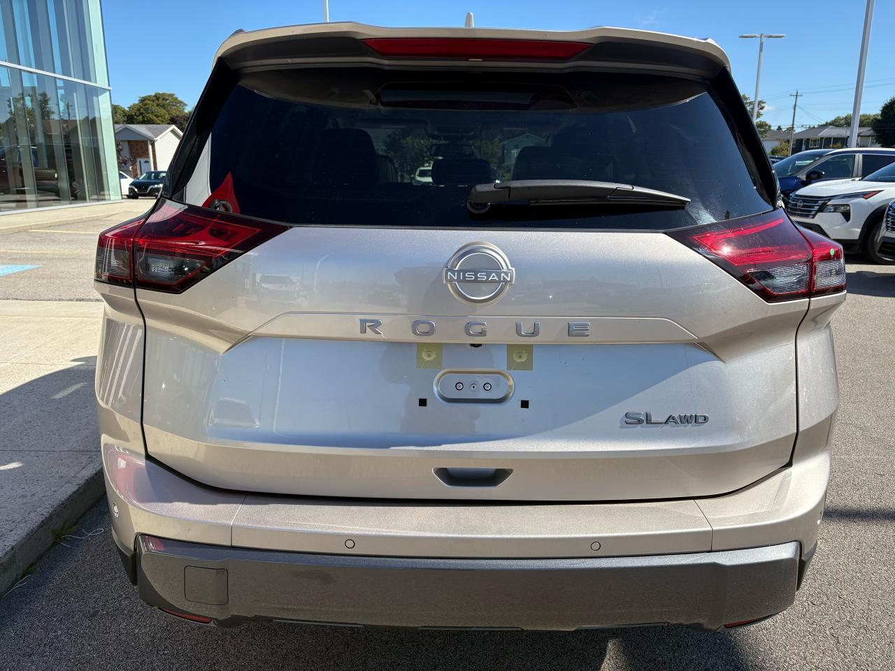 2025 Nissan Rogue SL Photo21