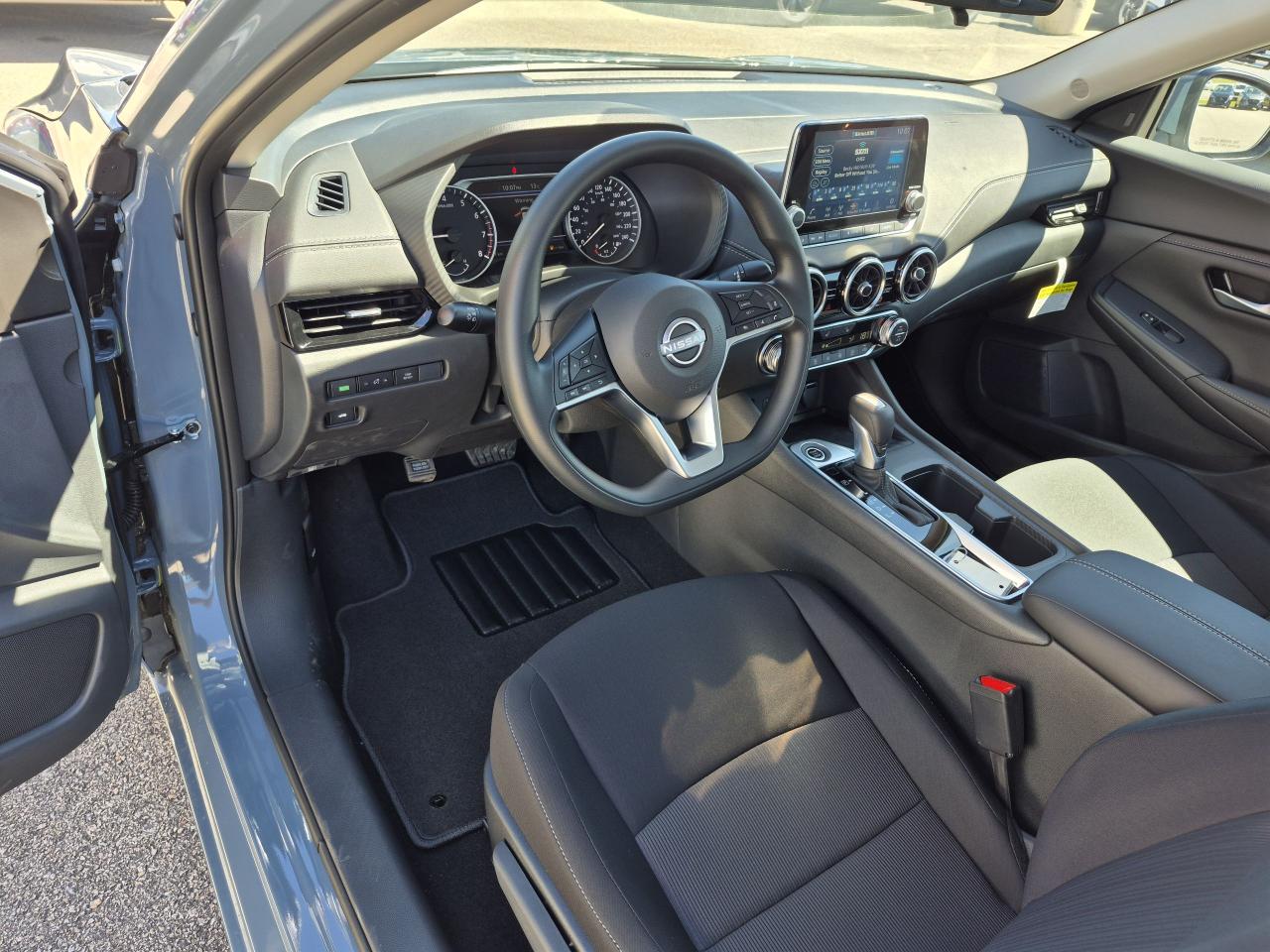 2025 Nissan Sentra SV Photo21
