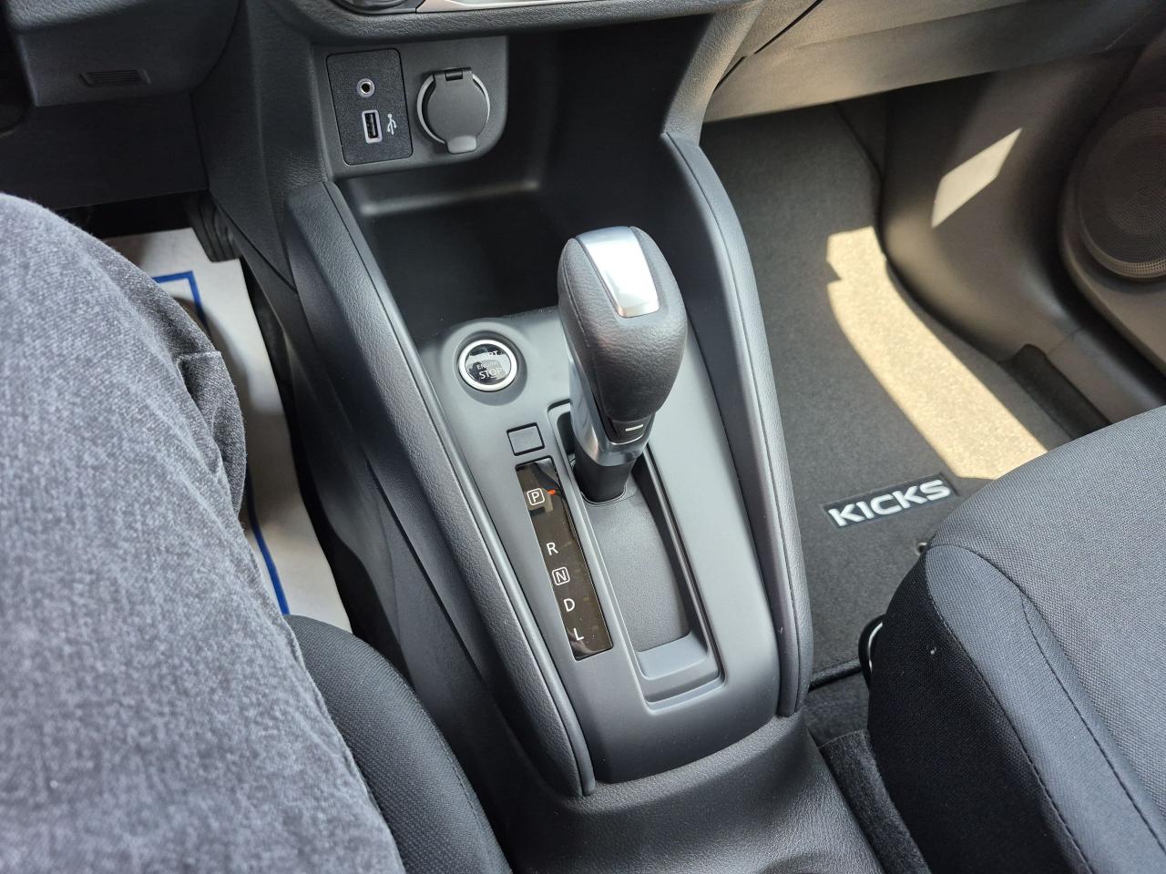 2025 Nissan Kicks Play S FWD Photo24