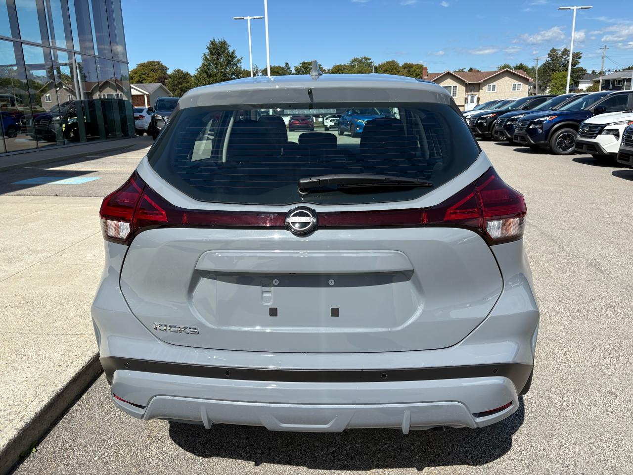 2025 Nissan Kicks Play S FWD Photo4