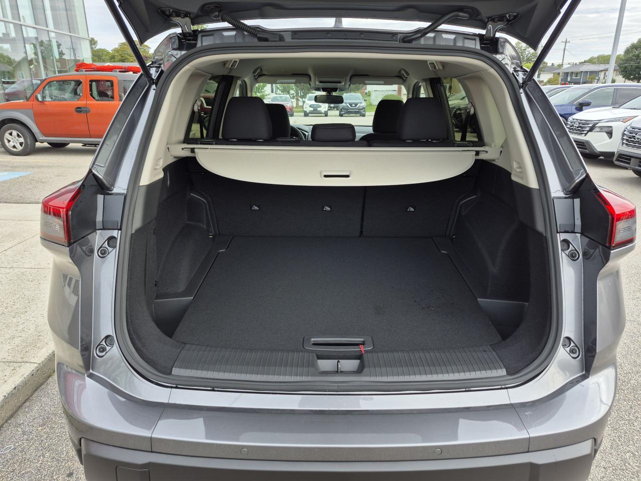 2025 Nissan Rogue S Photo14