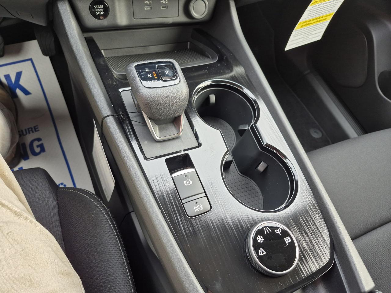 2025 Nissan Rogue S Photo11