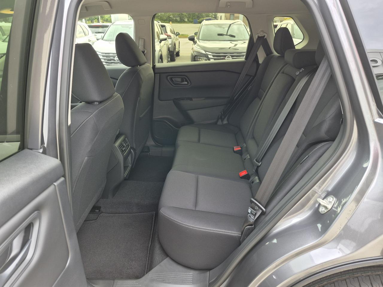 2025 Nissan Rogue S Photo28