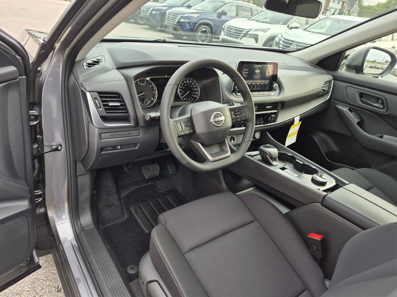 2025 Nissan Rogue S Photo22