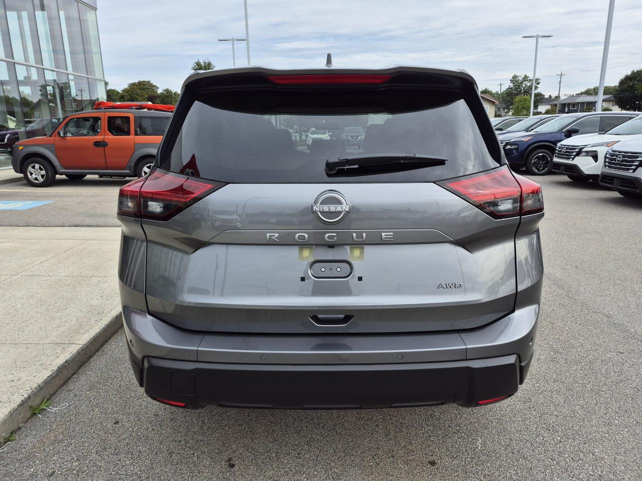 2025 Nissan Rogue S Photo20