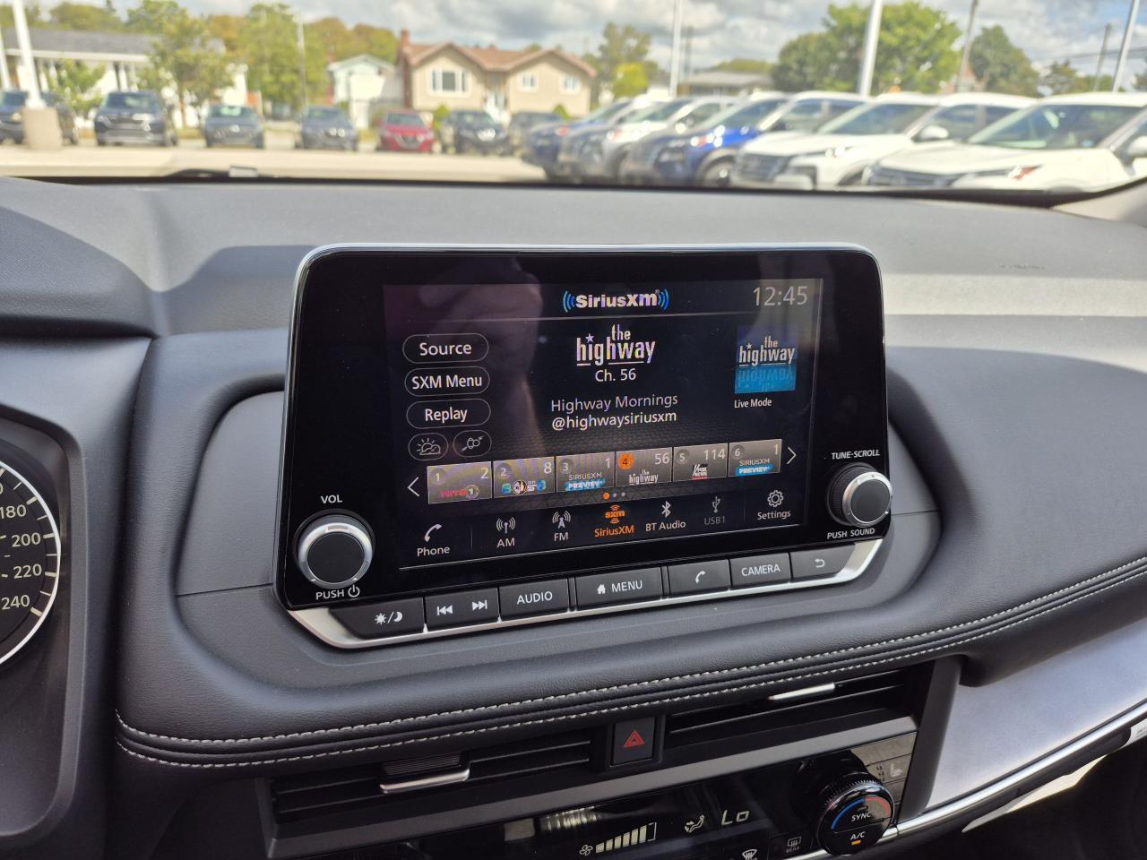 2025 Nissan Rogue SV MOONROOF Photo7