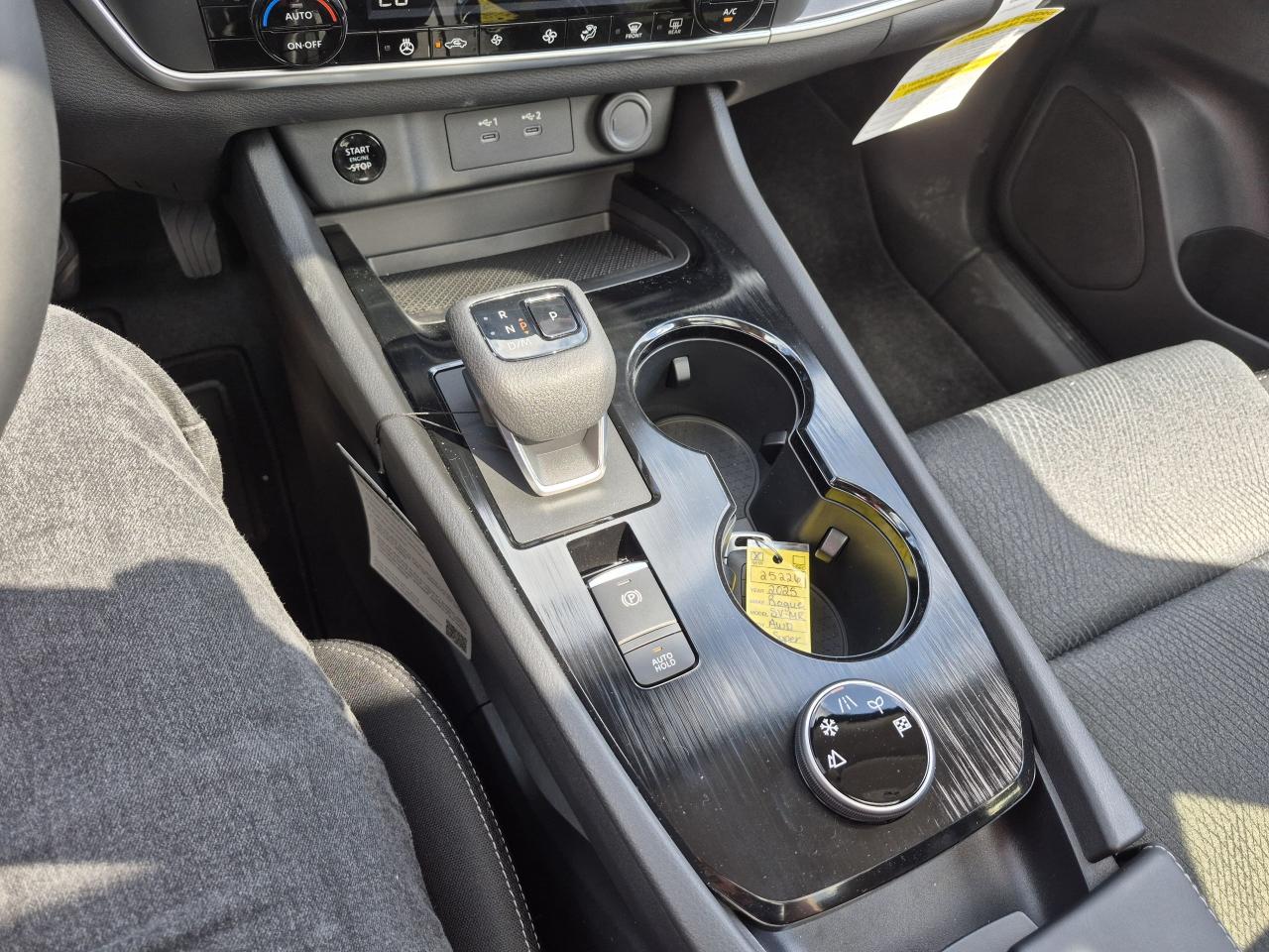 2025 Nissan Rogue SV MOONROOF Photo9