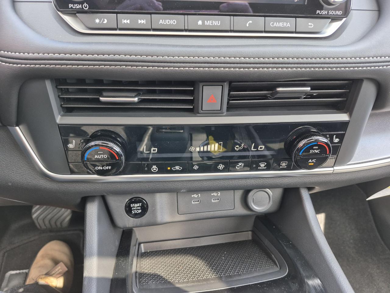 2025 Nissan Rogue SV MOONROOF Photo8