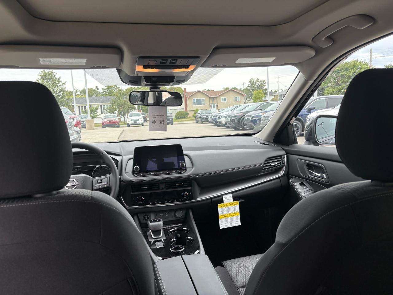 2025 Nissan Rogue SV MOONROOF Photo28