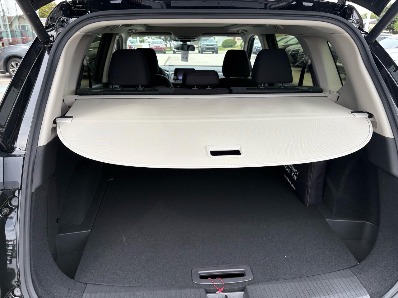 2025 Nissan Rogue SV MOONROOF Photo5