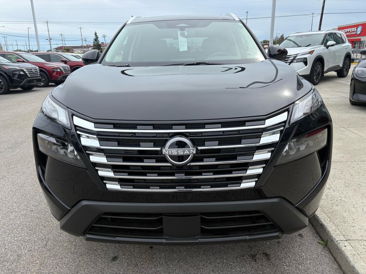 2025 Nissan Rogue SV MOONROOF Photo2