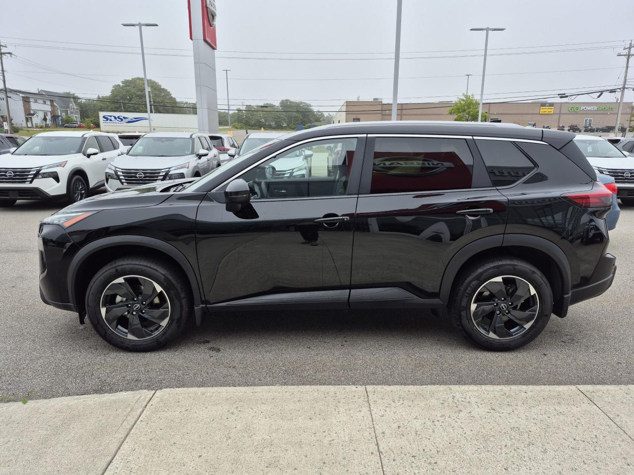 2025 Nissan Rogue SV MOONROOF Photo3