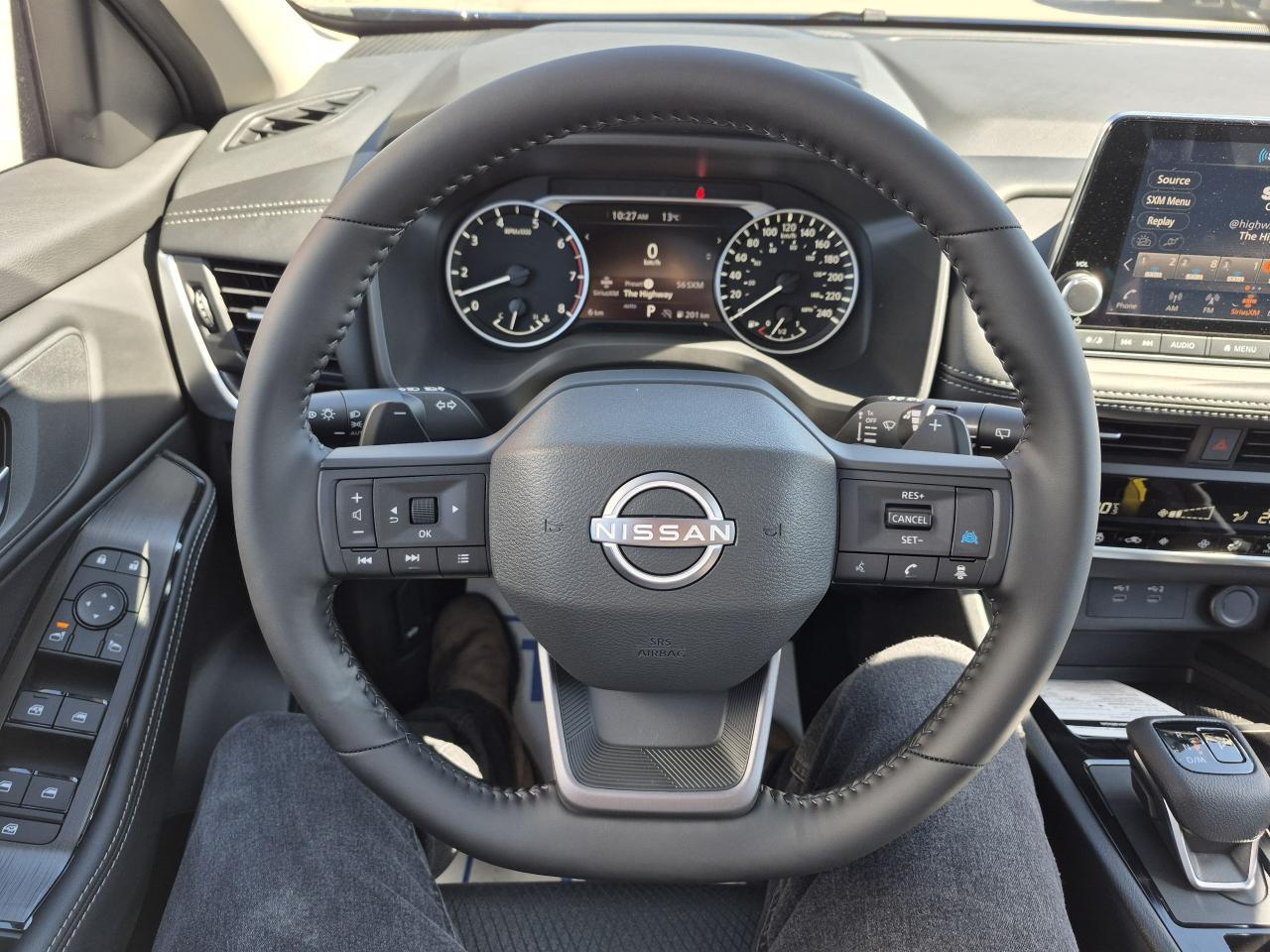 2025 Nissan Rogue SV MOONROOF Photo7
