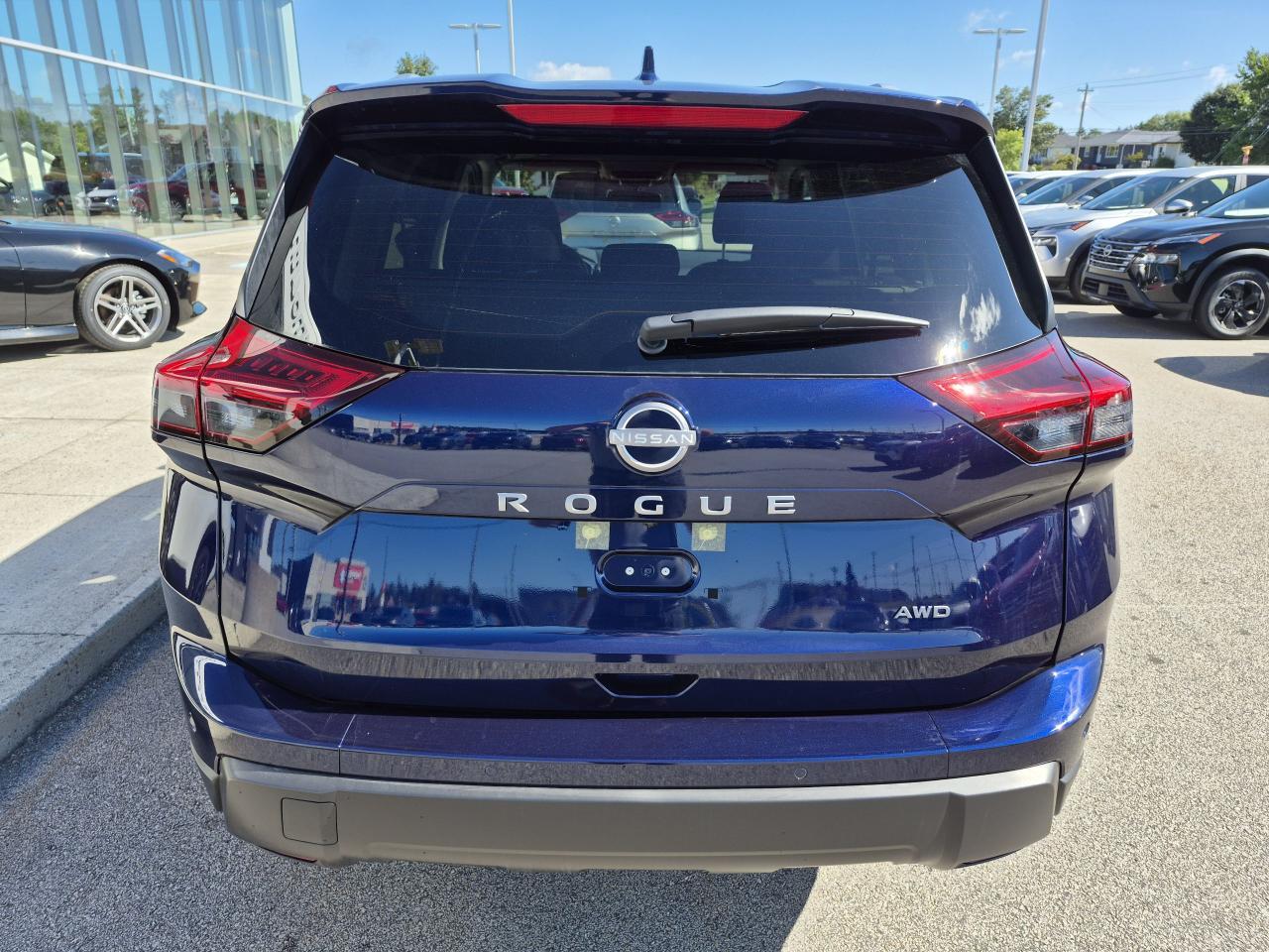 2025 Nissan Rogue SV MOONROOF Photo4
