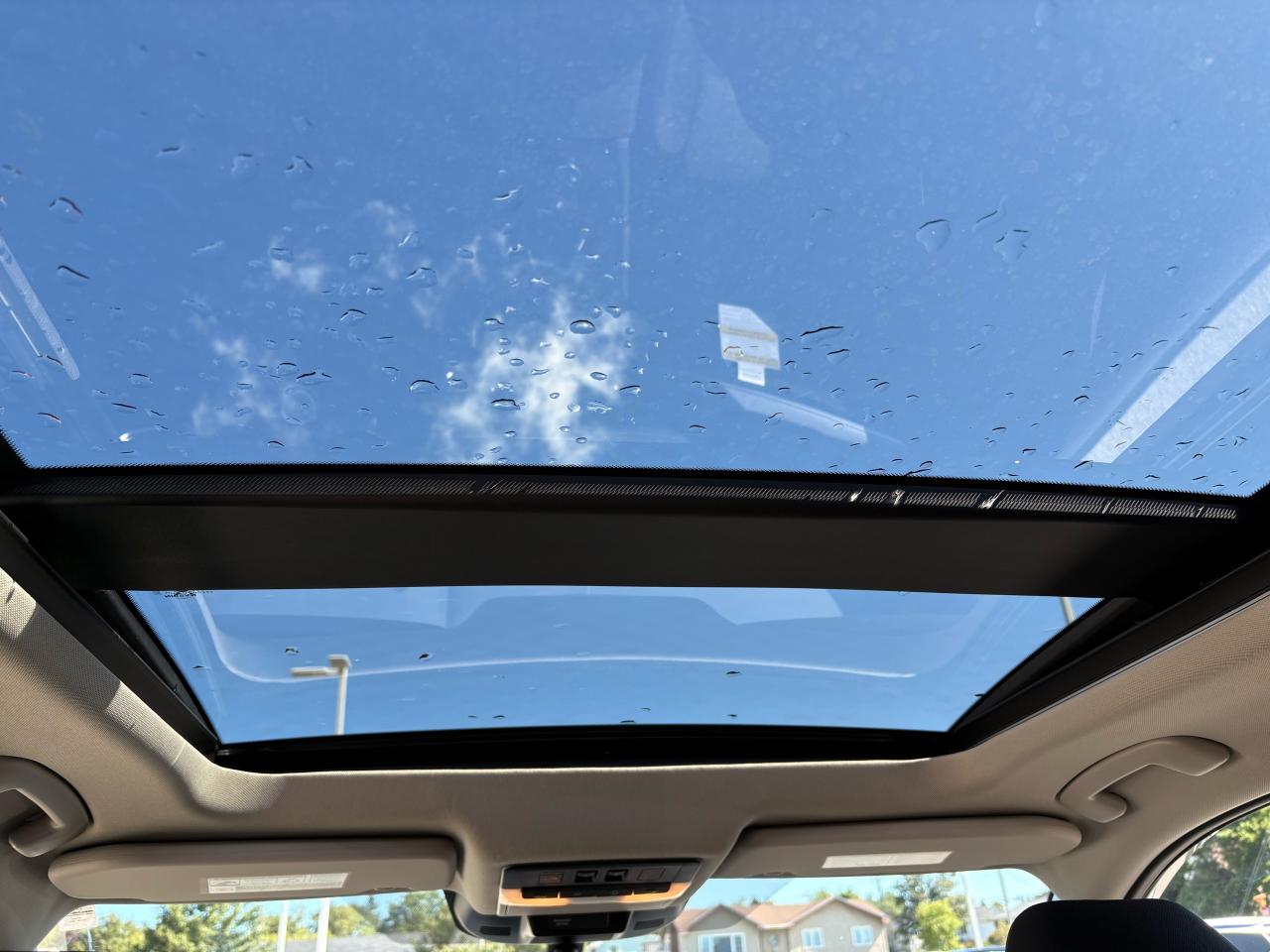 2025 Nissan Rogue SV MOONROOF Photo24