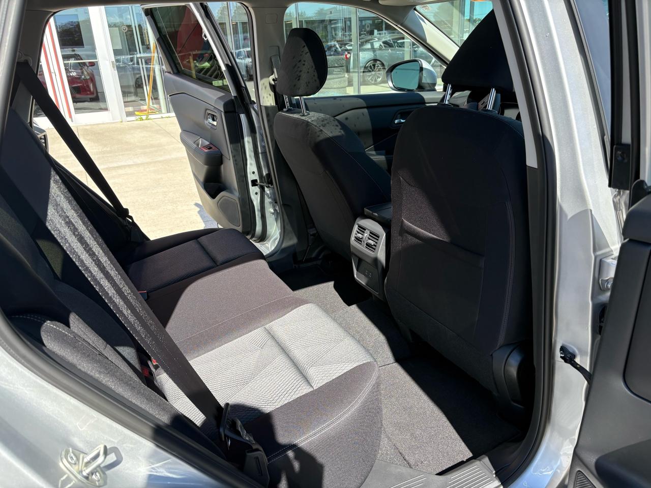 2025 Nissan Rogue SV MOONROOF Photo21