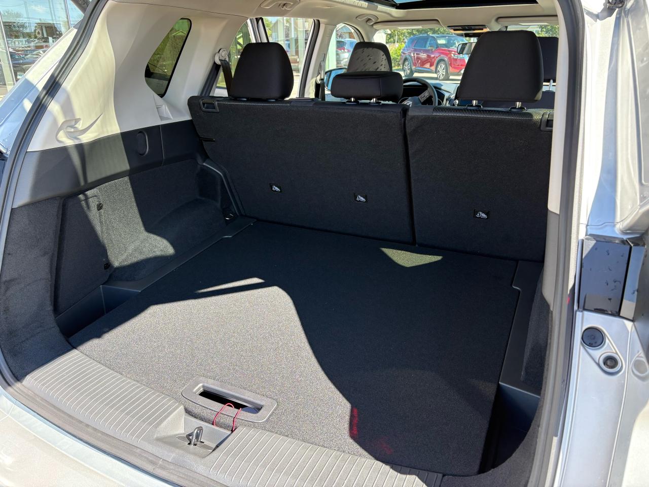 2025 Nissan Rogue SV MOONROOF Photo20