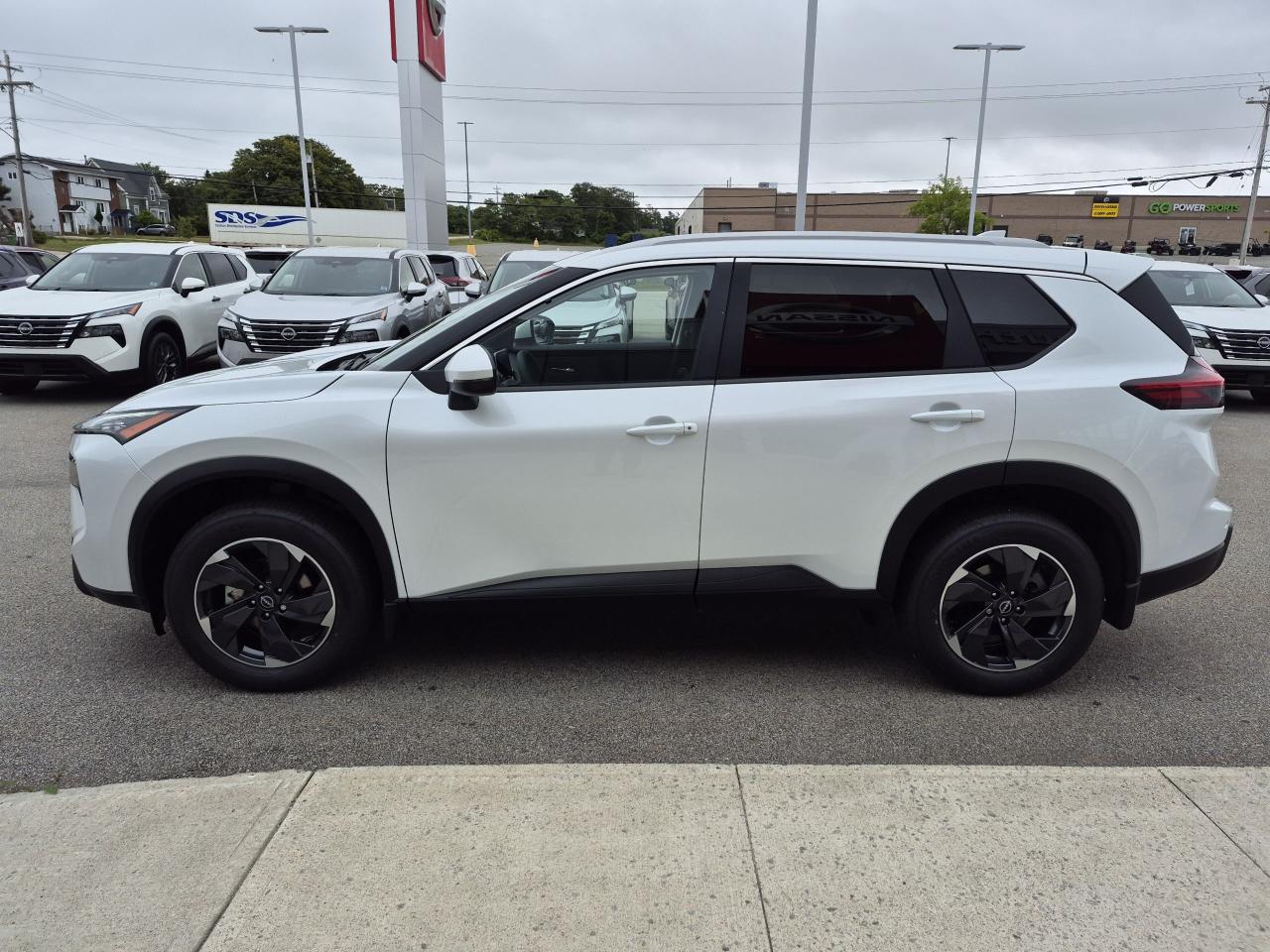 2025 Nissan Rogue SV MOONROOF Photo19