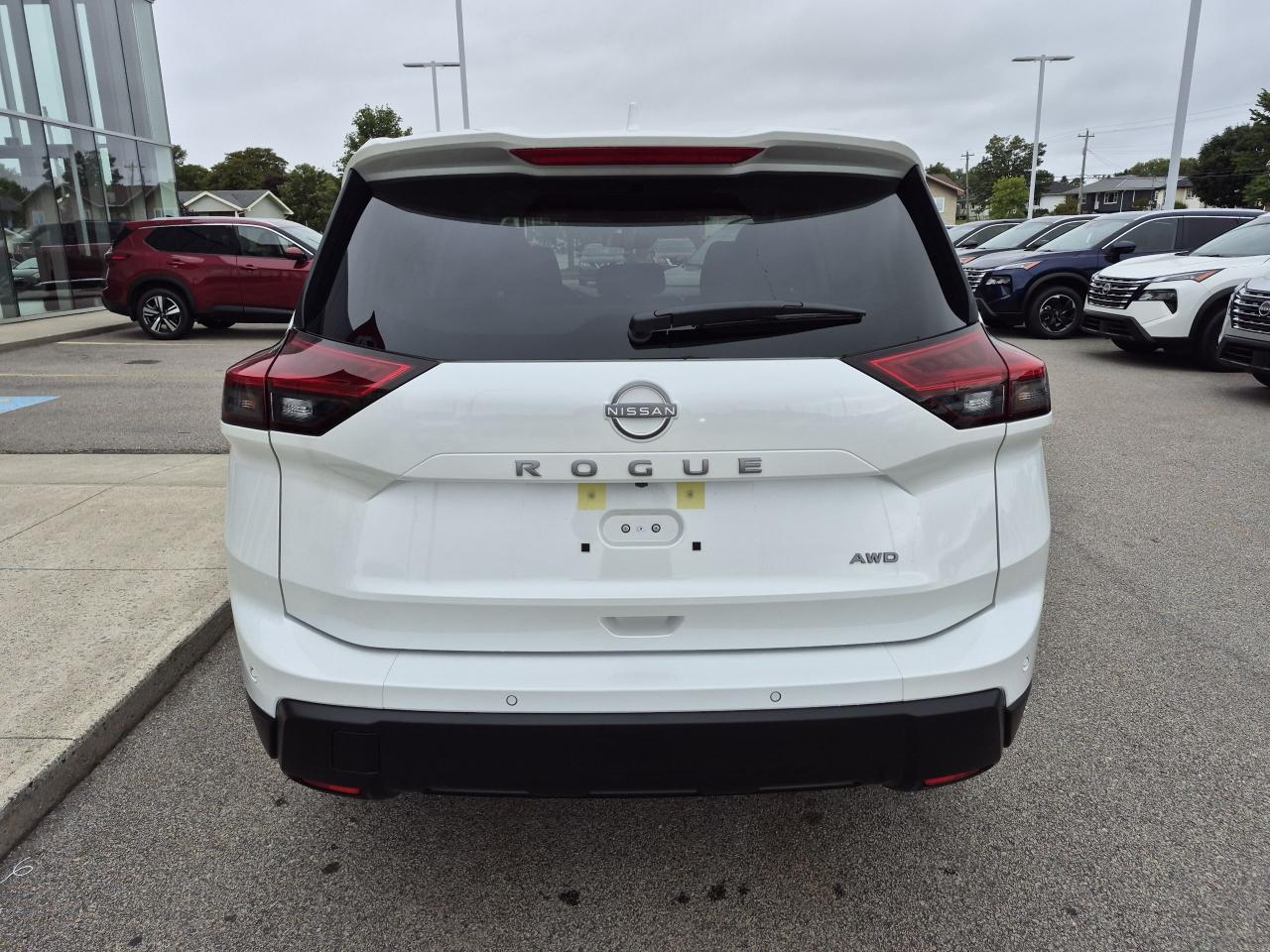 2025 Nissan Rogue SV MOONROOF Photo20