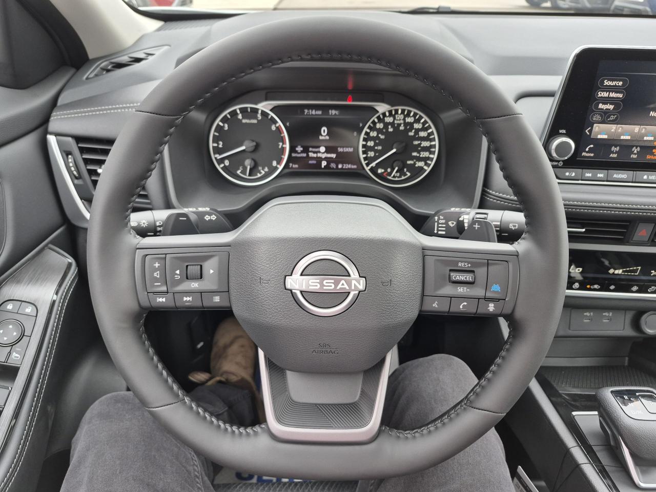 2025 Nissan Rogue SV MOONROOF Photo23