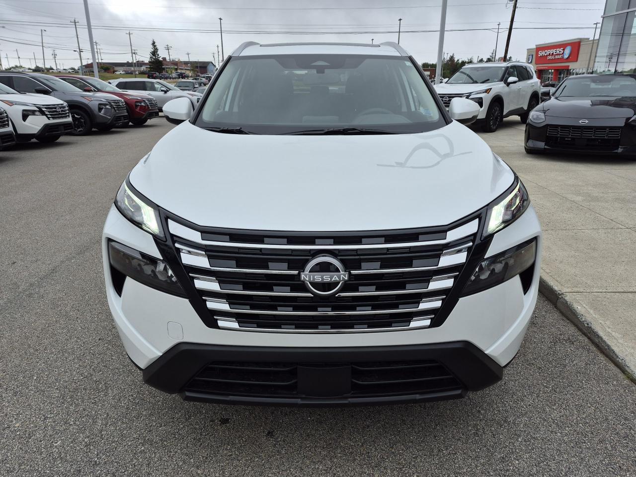 2025 Nissan Rogue SV MOONROOF Photo18