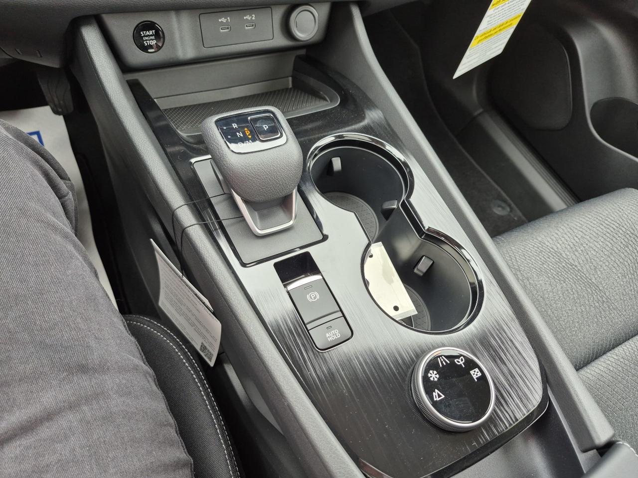 2025 Nissan Rogue SV MOONROOF Photo27