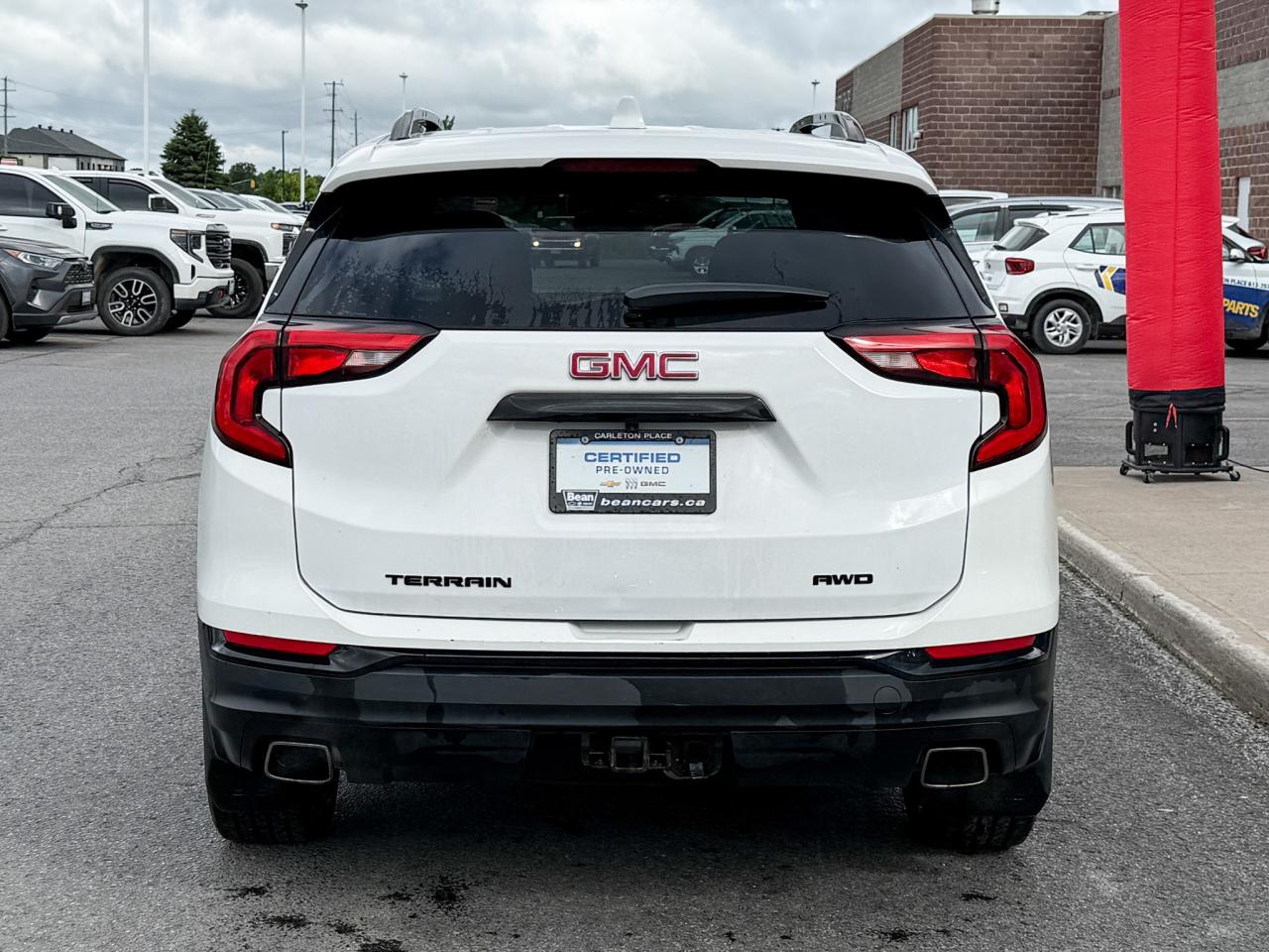 2020 GMC Terrain SLE ONEOWNER, CLEAN CARFAX, 2.0L 4CYL TURBO, ELEVATION AWD, HEATED SEATS, SKYSCAPESUNROOF, REMOTE VEHICLE START, HD REAR VISION CAMERA, 19" GLOSS BLACK ALLOY WHEELS Photo3