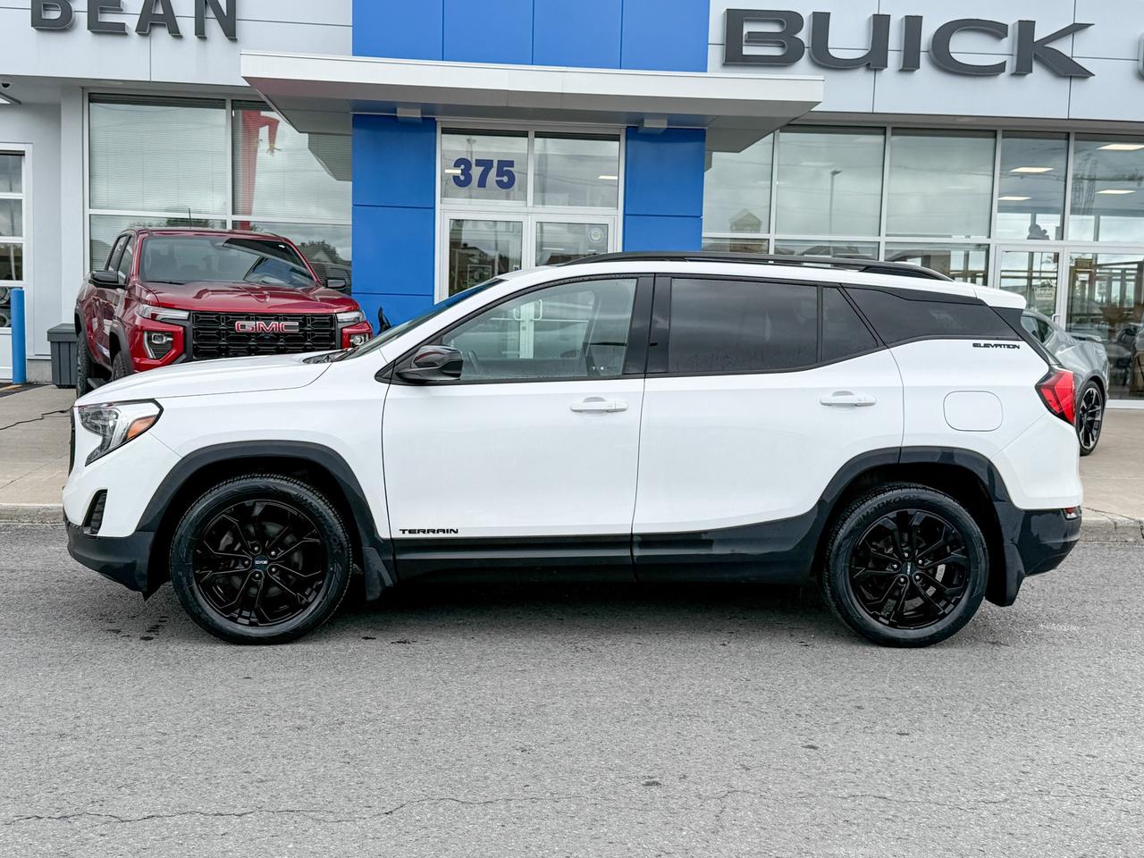 2020 GMC Terrain SLE ONEOWNER, CLEAN CARFAX, 2.0L 4CYL TURBO, ELEVATION AWD, HEATED SEATS, SKYSCAPESUNROOF, REMOTE VEHICLE START, HD REAR VISION CAMERA, 19" GLOSS BLACK ALLOY WHEELS Photo1