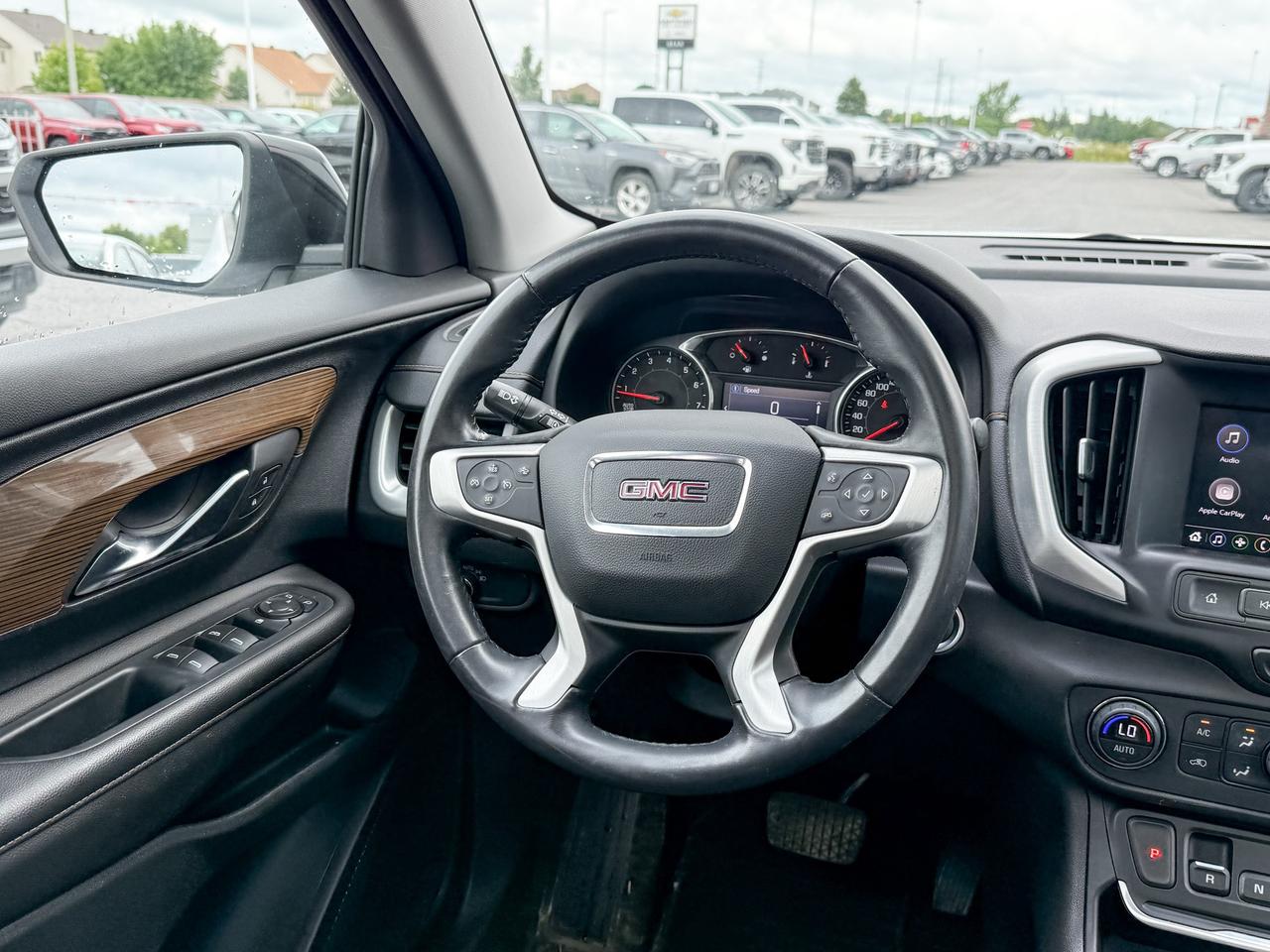 2020 GMC Terrain SLE ONEOWNER, CLEAN CARFAX, 2.0L 4CYL TURBO, ELEVATION AWD, HEATED SEATS, SKYSCAPESUNROOF, REMOTE VEHICLE START, HD REAR VISION CAMERA, 19" GLOSS BLACK ALLOY WHEELS Photo