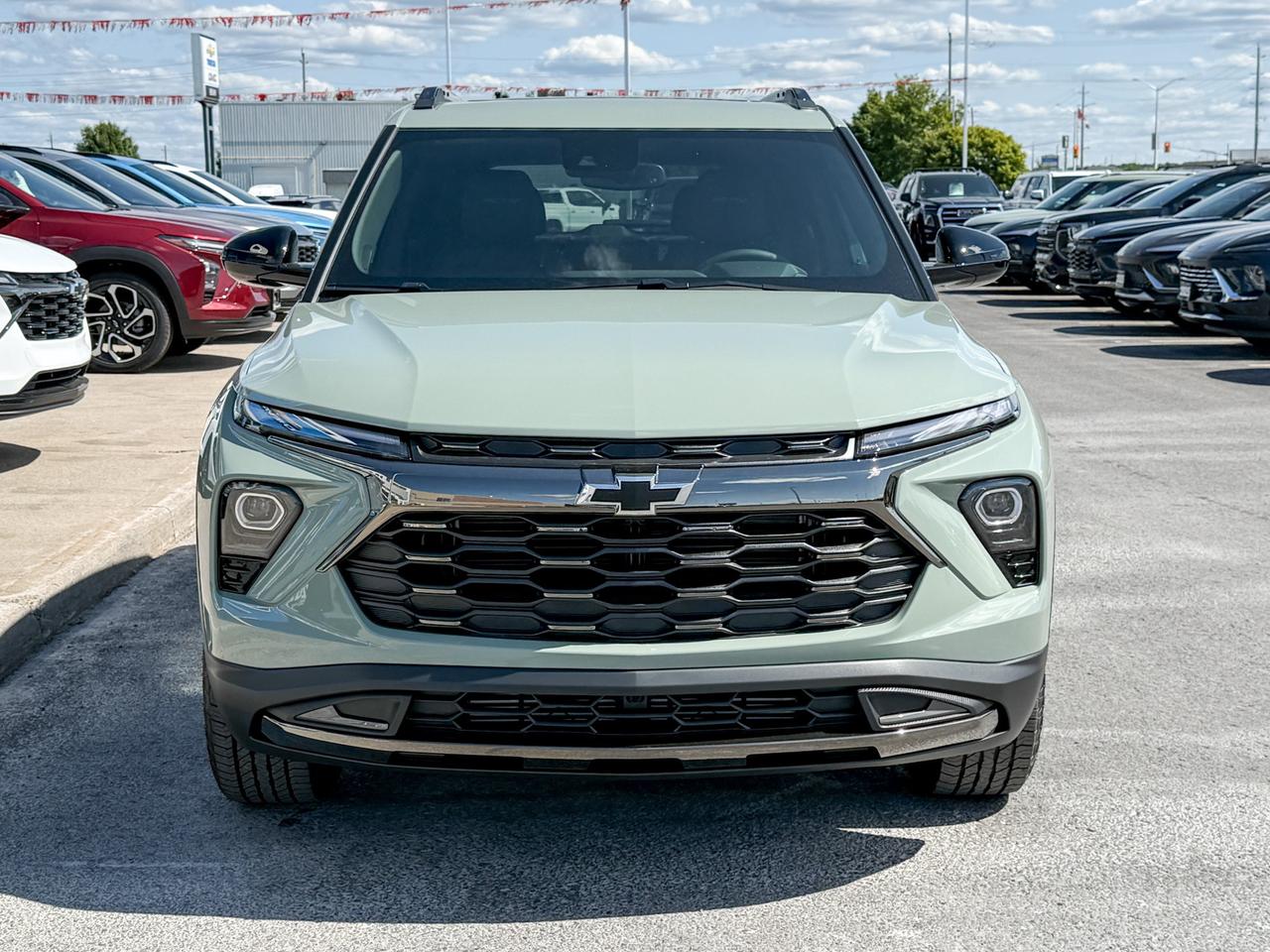 2026 Chevrolet TrailBlazer ACTIV 1.3L 3 CYL WITH REMOTE ENTRY, HEATED SEATS, HEATED STEERING WHEEL, SUNROOF, POWER LIFTGATE, HD REAR VISION CAMERA Photo
